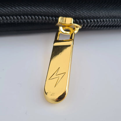Ultra PRO – Elite Series: Premium Pro-Binder Pikachu - 12 Fächer pro Seite, mit Reißverschluss (480 Karten)